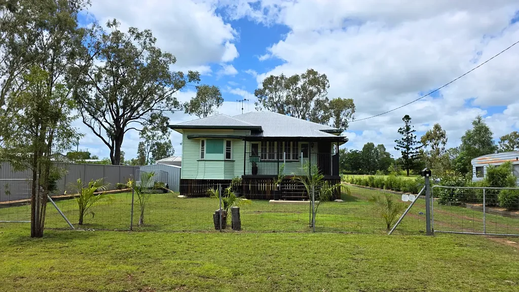 Byrnestown 2ห้องนอน Big Block, Big Potential - Approved Containers & Dwelling in Progress