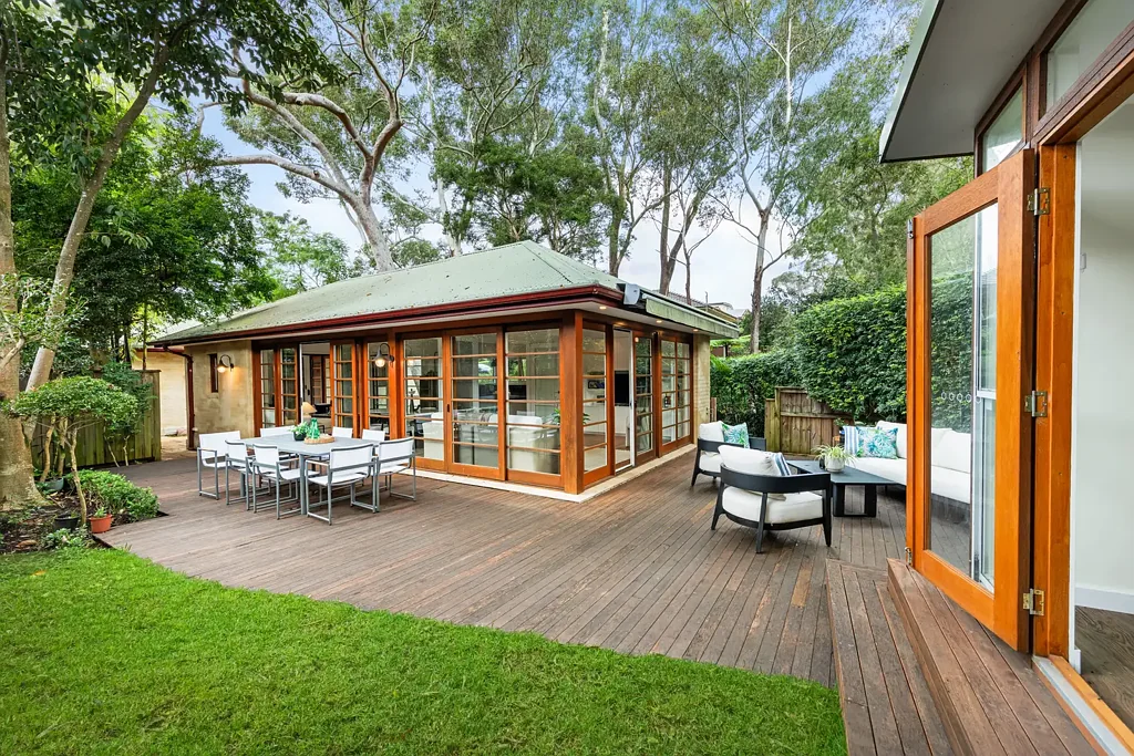 Artarmon 4침실 Entertainers' home immersed in a picturesque garden setting