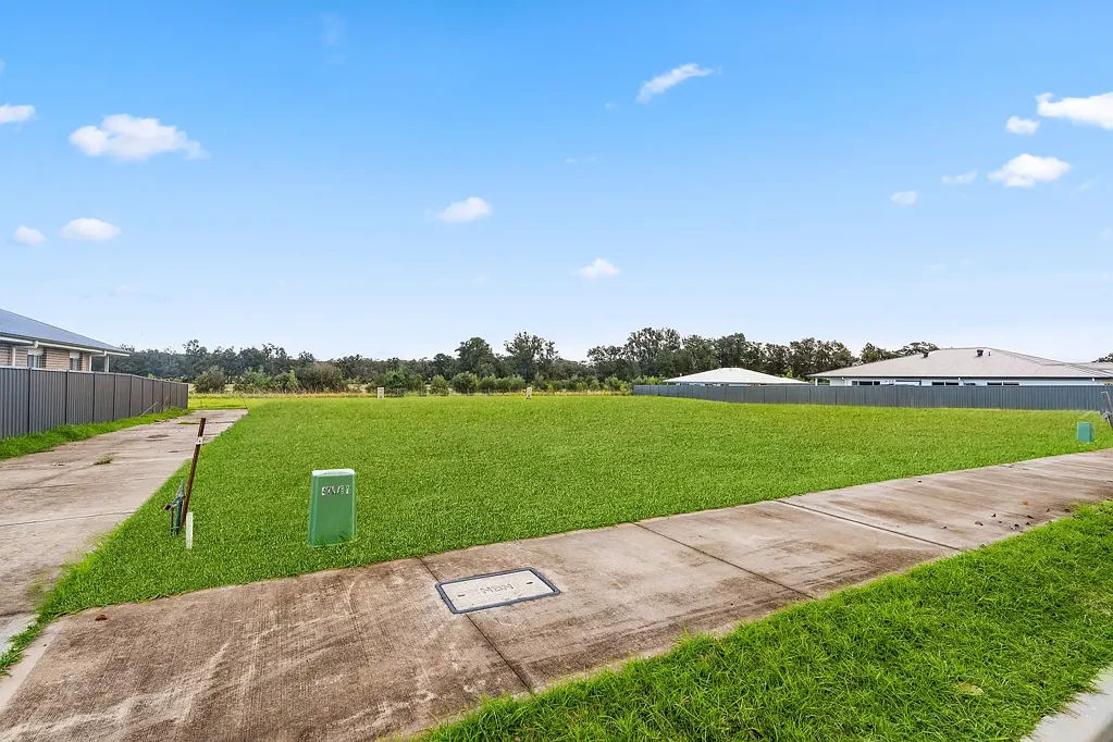 Badagarang RURAL CHARM WITH MODERN CONVENIENCE! 19m FRONTAGE - 703SQM