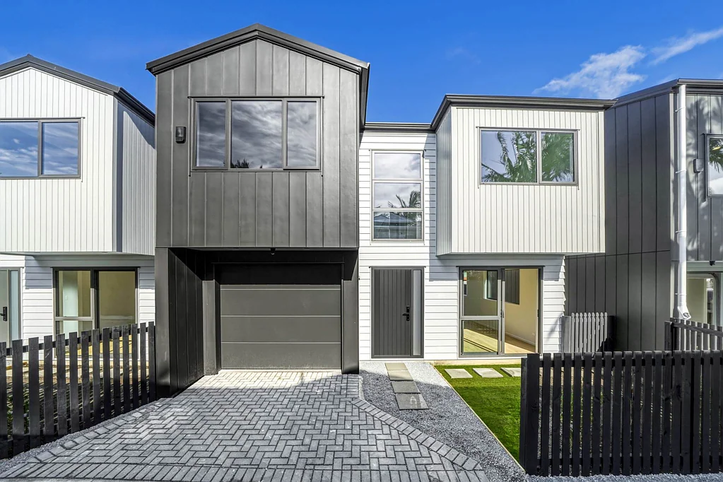 Bucklands Beach 4房  Spacious 4 Bedroom Home with Premium School Zone!