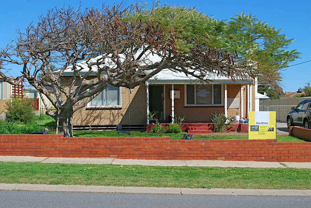 102 Francis street, Beachlands, WA 6530