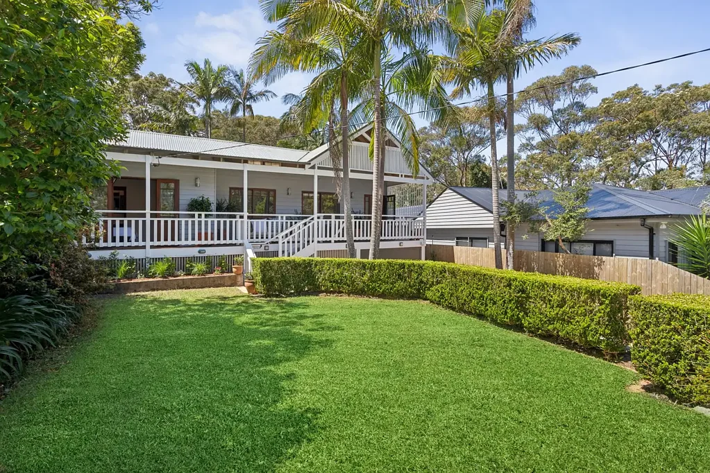 Elanora Heights 4Kwarto Sun filled Sanctuary with Sweeping North Facing Entertainer's Deck