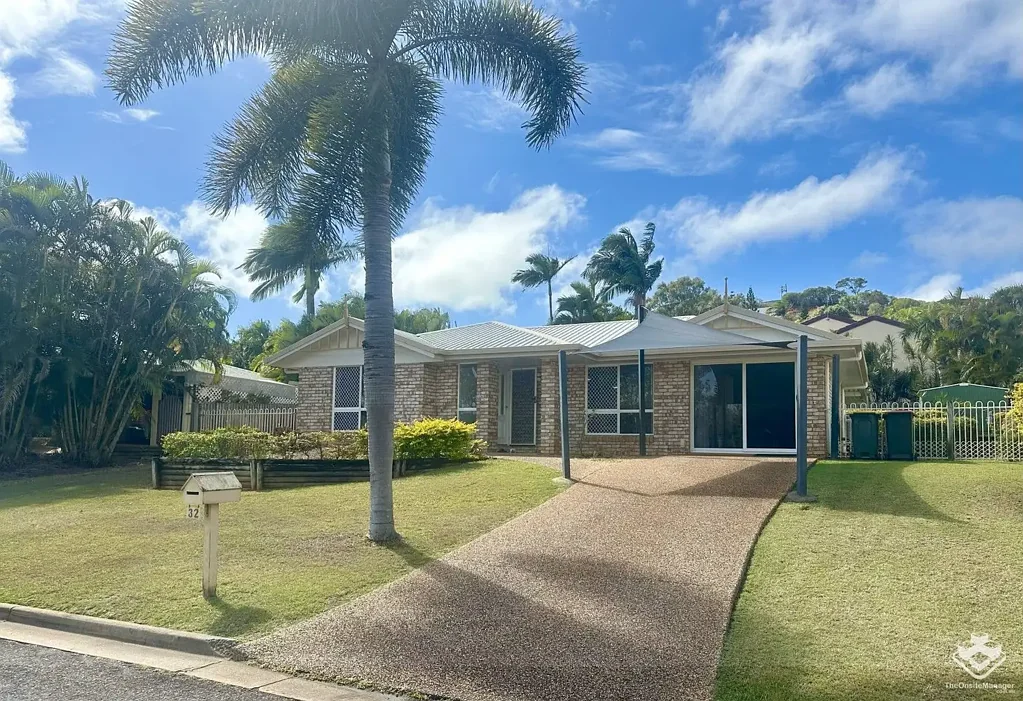 32 Clayton Road, Lammermoor, QLD 4703