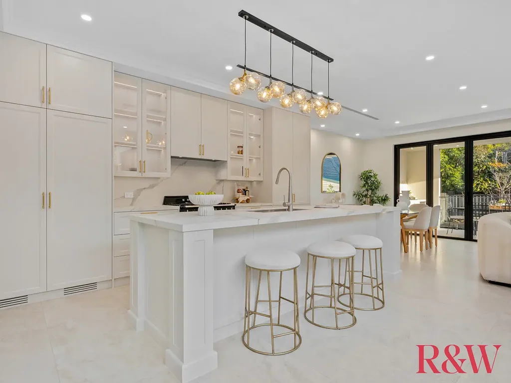 Enfield 5Kwarto Brand New Luxury, Exceptional Family Living