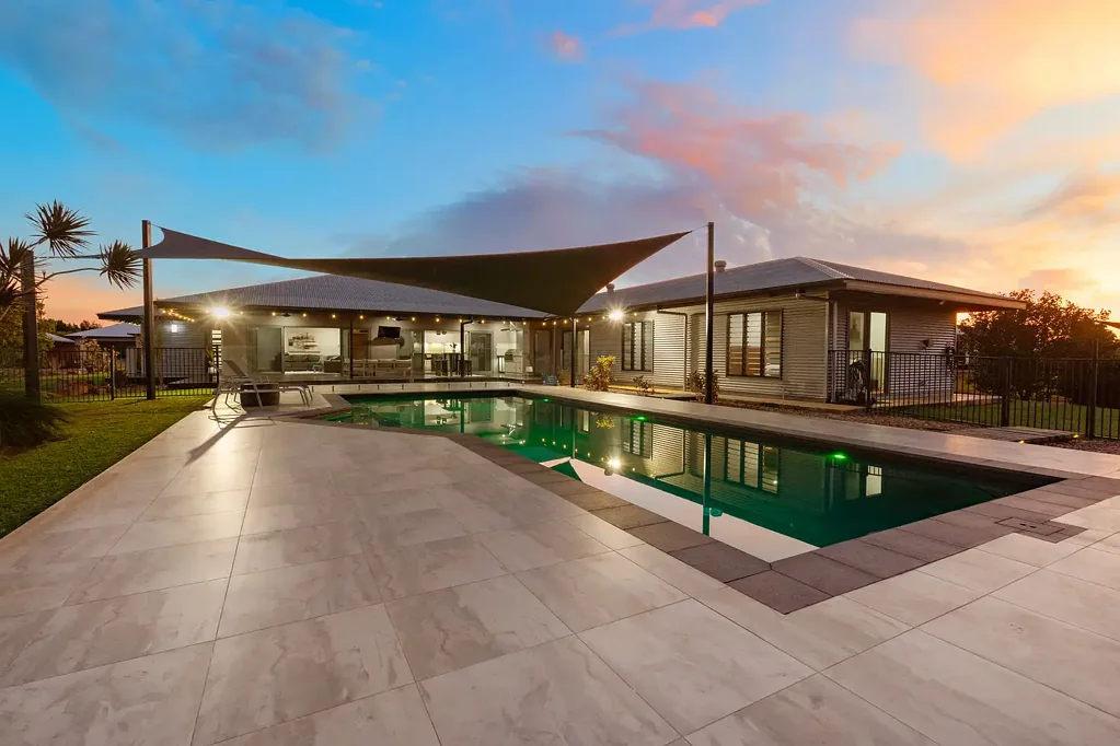Muirhead 7房  Luxurious Family Living with Resort-Style Entertaining on an acreage block!