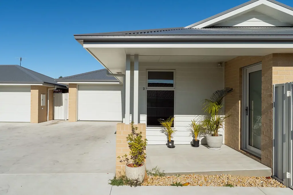 Devonport 3 Bedroom NEAR NEW, STYLISH & SUPERBLY LOCATED
