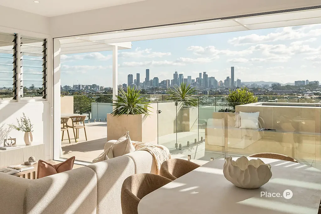 Balmoral 4कमरा A Full-Floor Penthouse of Exceptional Scale and Privacy