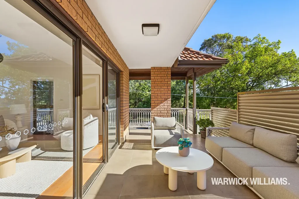 LEAFY BAY VISTA - TOWNHOUSE LIVING - WONDERFUL SENSE OF SPACE