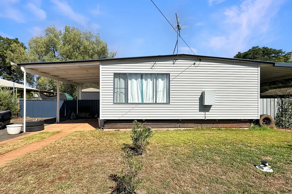 13 Woodiwiss Avenue, Cobar, NSW 2835