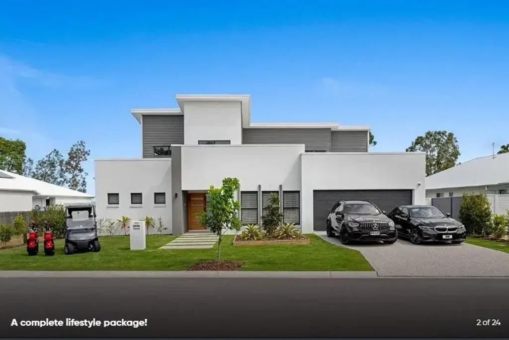 Banksia Beach 4 Bedroom Luxury Prize Home with Golf Course Views - High-End Living at Its Best