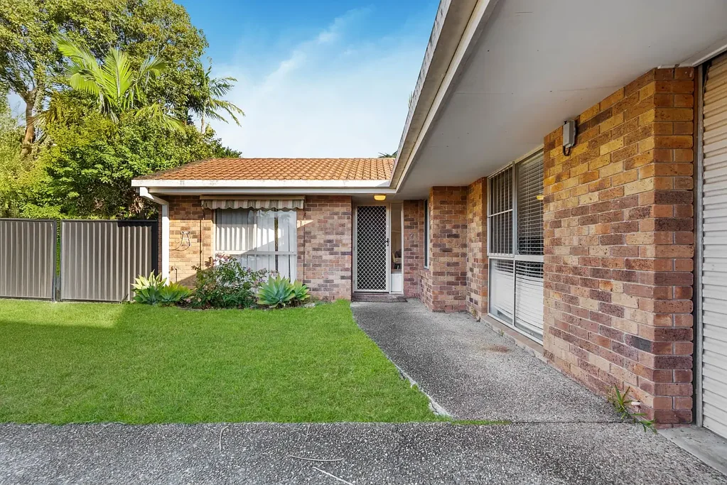 2/10 Ash Court, Arundel, QLD 4214