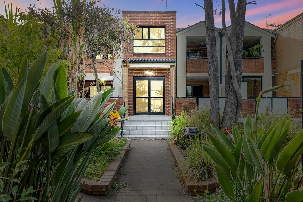 Rosehill 2Kwarto Modern 2-Bedroom unit with low Strata!