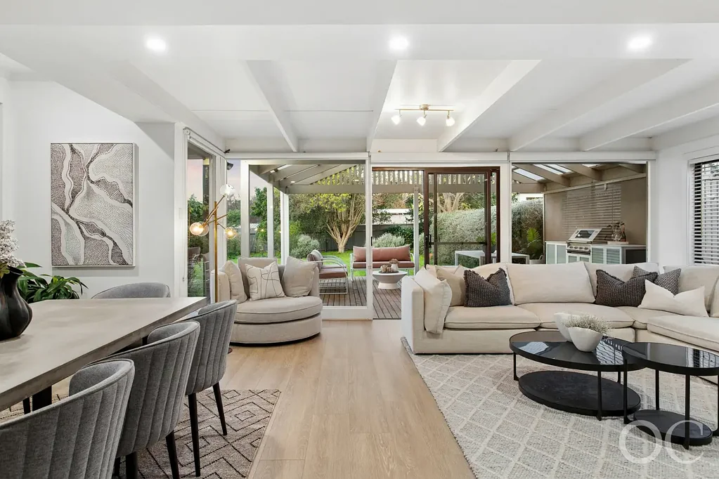 Kingswood 3Zimmer Open the Door to a Solid Brick Home with Room to Dream and a Bright Future Ahead