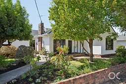 1/2 Bennett Avenue, Manningham