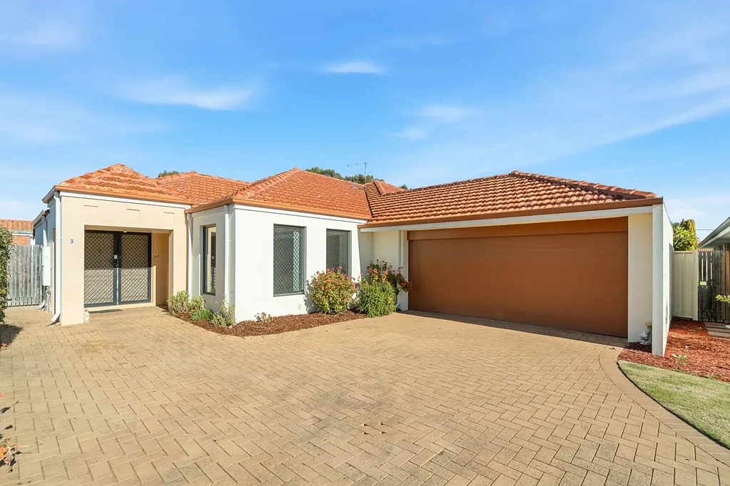 Redcliffe 4房  DECEASED ESTATE SALE: AUCTION: 26TH AUGUST, 6:00PM START