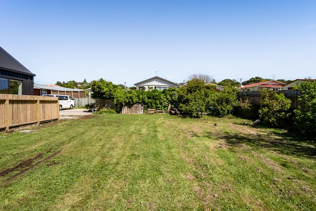 New Plymouth Central Affordable Section In Prime Central Location