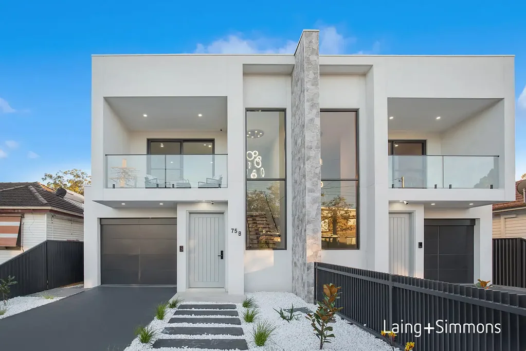 Birrong 5房 五卧宽敞 432sqm罕见地块 主卧套间 设计师厨卫 便捷交通 优质地段 Architectural Masterpiece, Aspirational Contemporary Living