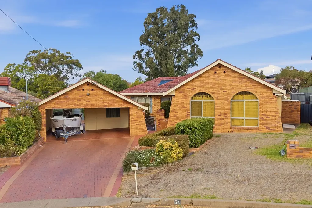 Tamworth 4 Bedroom Focused on family living, space & entertainment!
