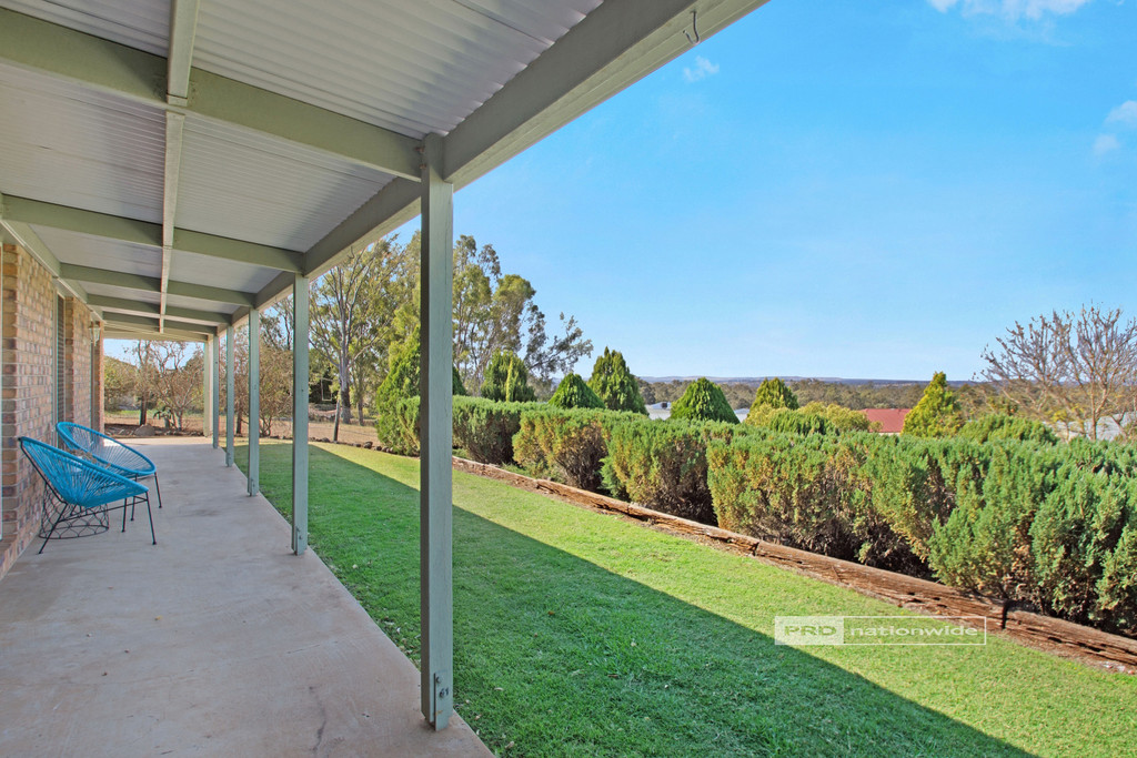 13 KURRAJONG CT, MERINGANDAN WEST QLD 4352, 0 chambres, 0 salles de bain, House