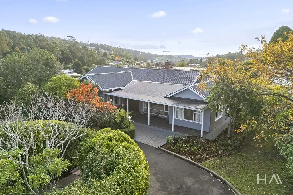 Trevallyn 4房  Private, Prestigious & Set Across 2,185m²