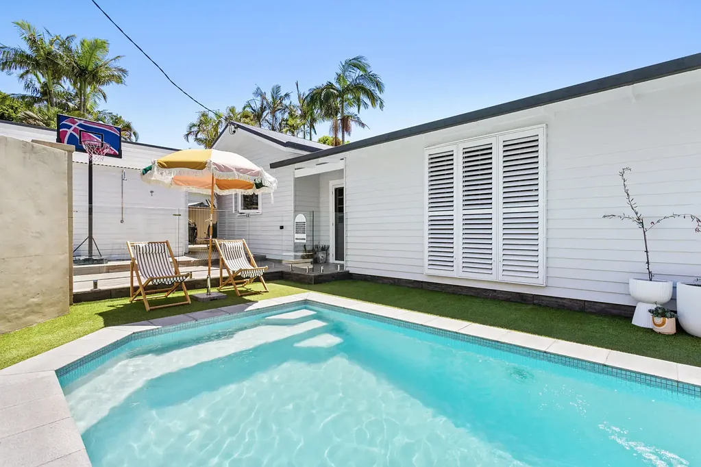 27 Harris Street, Labrador, QLD 4215