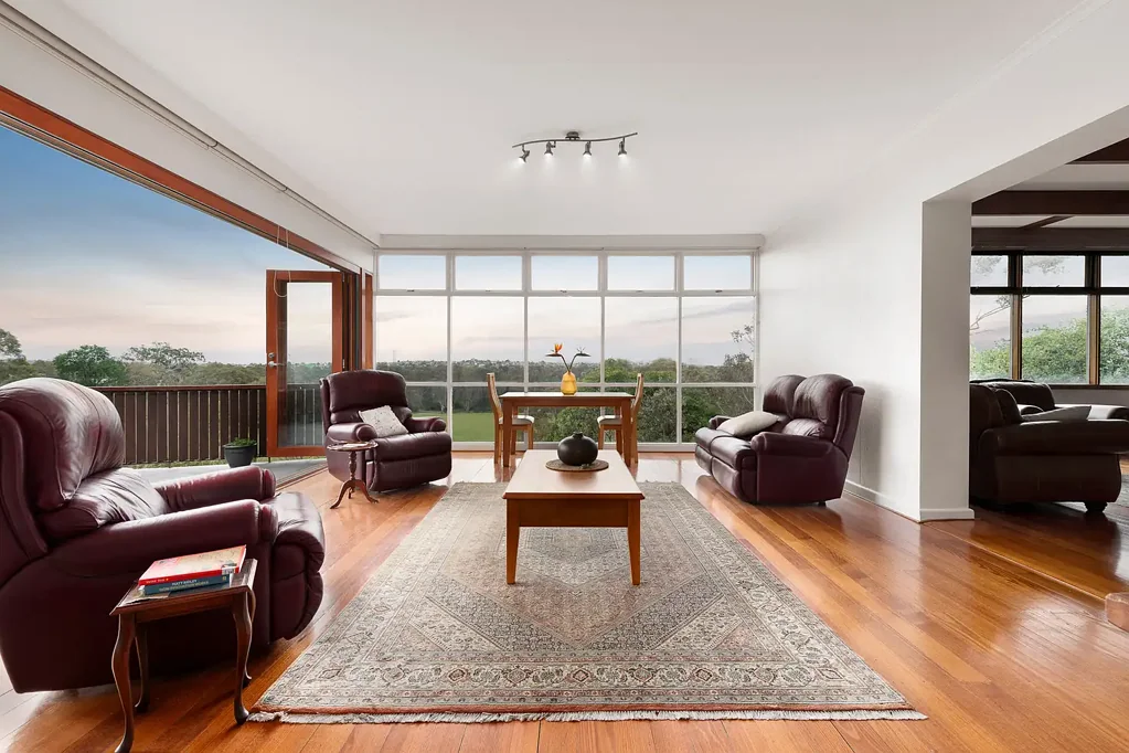 8 Glenard Drive, Eaglemont, VIC 3084