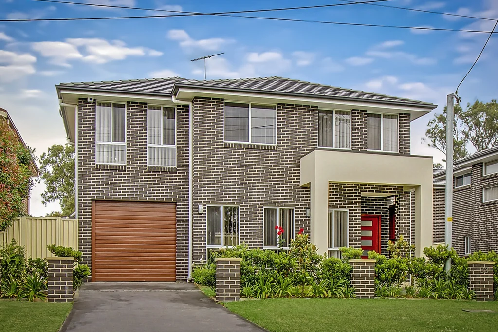 Beautiful 4 Bedroom Home - Great Location!