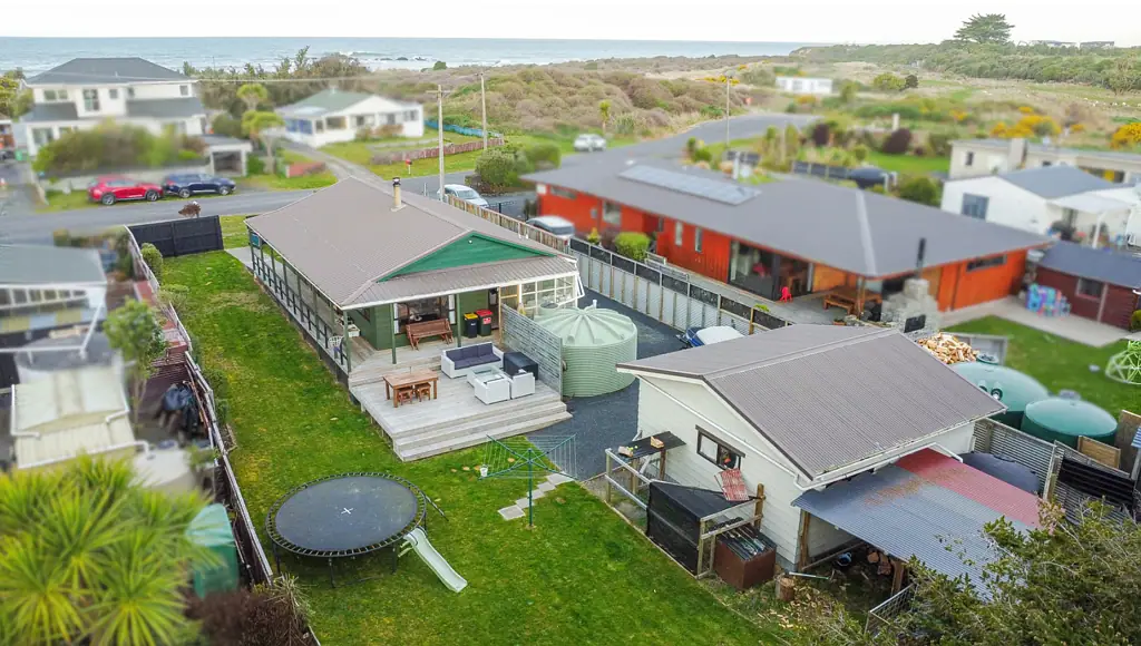 Taieri Mouth 3房  Beachside Bliss - Your Coastal Dream Starts Here!