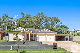 114 Bagnall Beach Road, Corlette