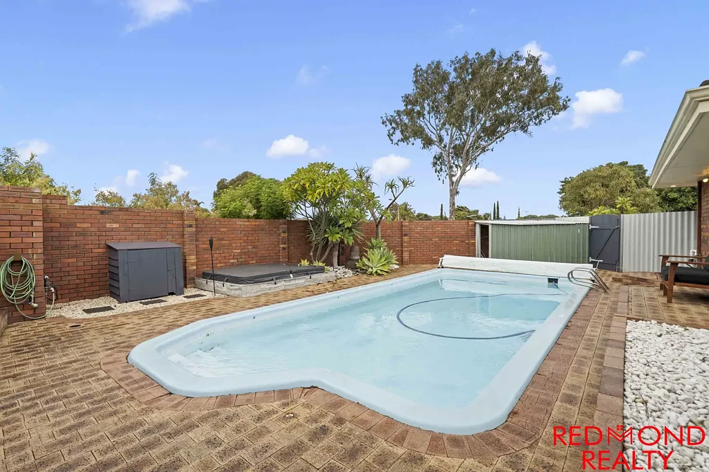 The Ultimate Family Entertainer with Pool, Spa & Workshop!