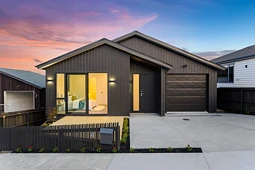 2 Baumea Rise, Westgate