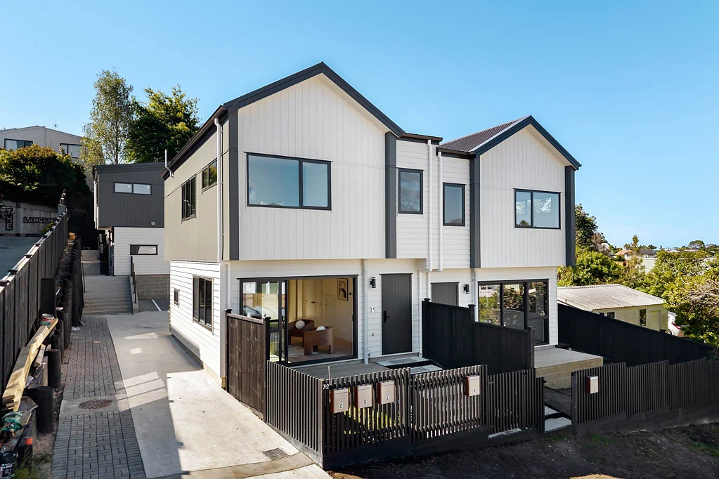 Browns Bay 3 Slaapkamer Entry-Level Rangi Zone, Backed by Stamford