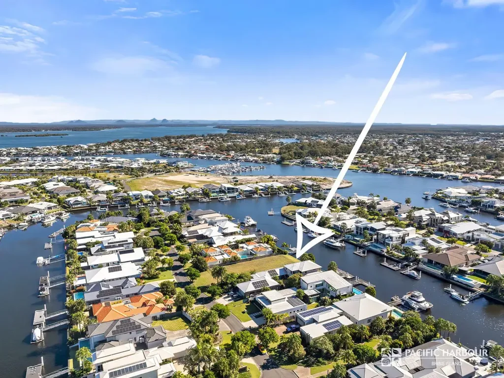 Banksia Beach NORTH FACING 1299sqm WATERFRONT LOT