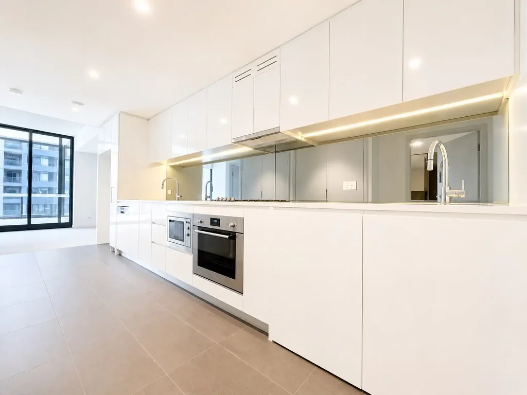 Spacious 1 Bedroom Apartment at REGATTA!!