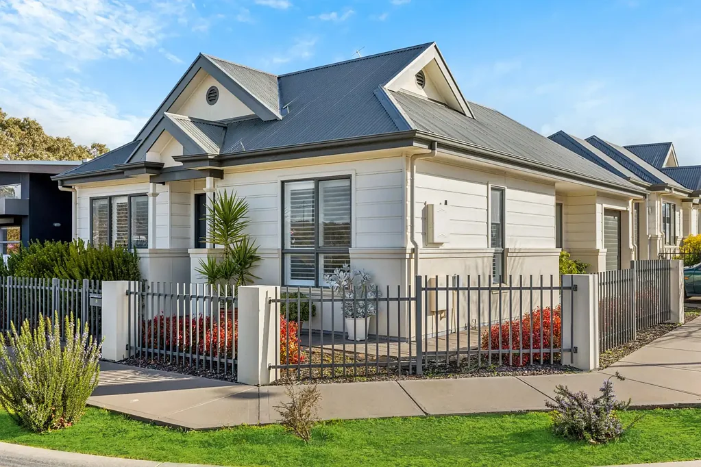 Mount Barker 2 Bedroom Charming, Modern & Low Maintenance