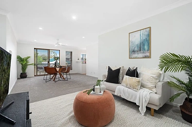 Indooroopilly 3ਬੈੱਡਰੂਮ SPACIOUS 3 BEDROOM UNIT WITH DOUBLE GARAGE IN THE HEART OF INDOOROOPILLY