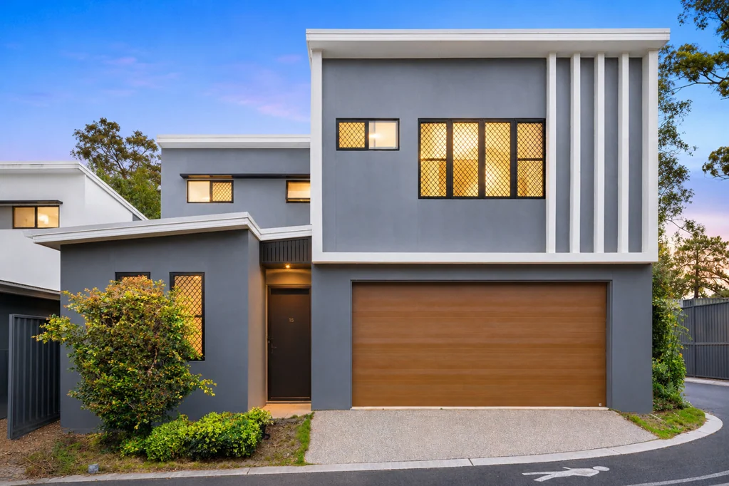 Eight Mile Plains 5部屋 Standalone Luxury on a Private Corner Block - The Ultimate Upsized Townhouse