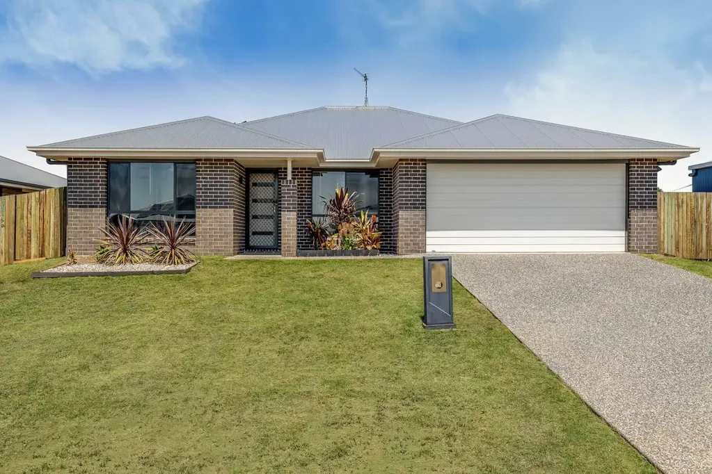 38 Myrtleford Crecent, Cambooya, QLD 4358