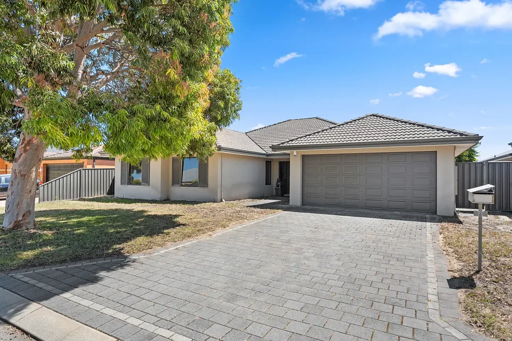 Baldivis 4房  SPACIOUS FAMILY HOME IN QUIET LEAFY POCKET