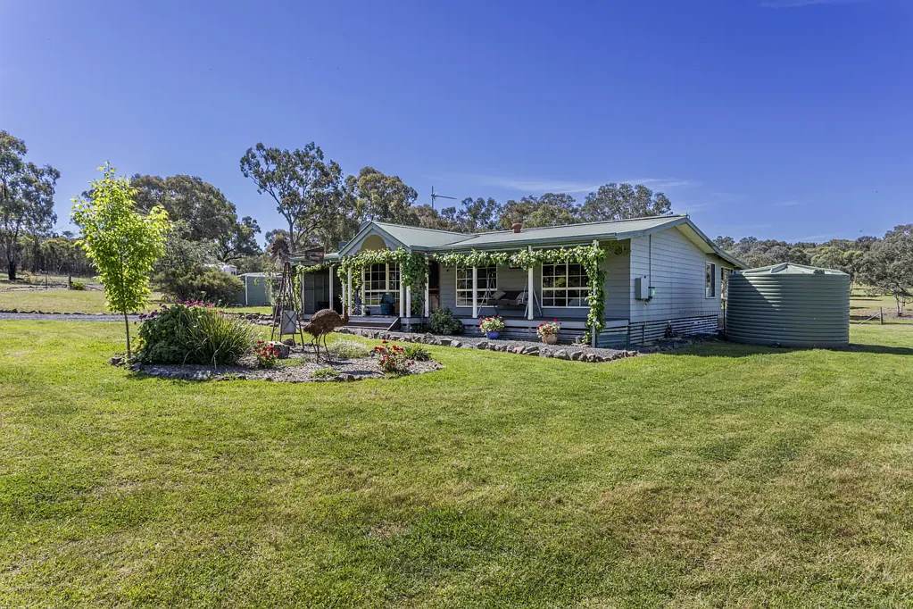Cowra Your Country Escape Awaits
