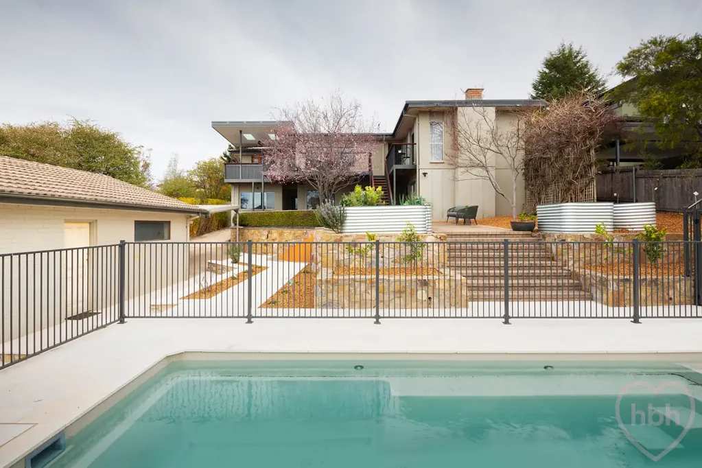 Lyons 4房  Style, space and sweeping views!
