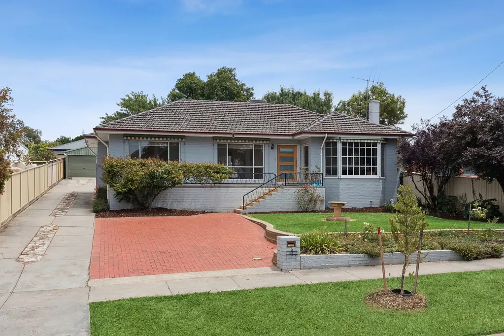 4 Eastern Road, Strathdale, VIC 3550