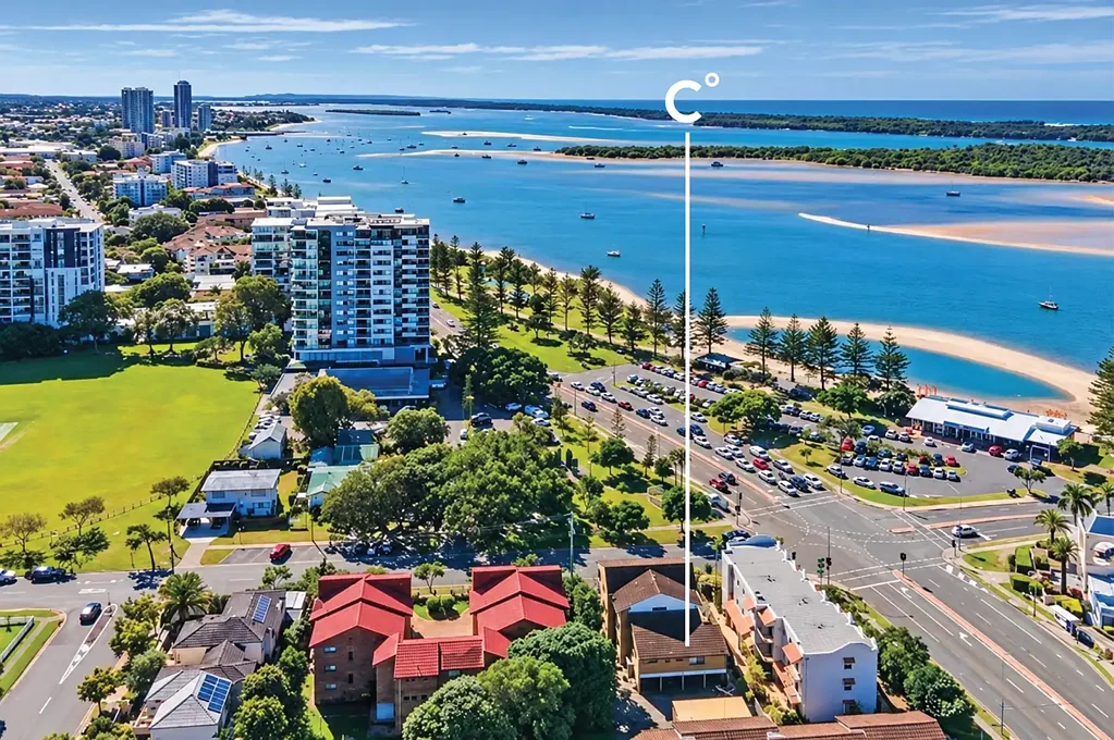 Labrador 2房  SOLID AND NEAT AS A PIN - BROADWATER LIFESTYLE STARTS HERE