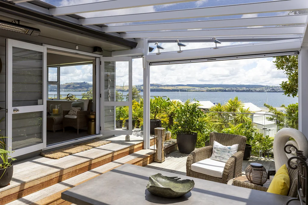 Taupo 5침실 Executive lakeside living with guest accommodation