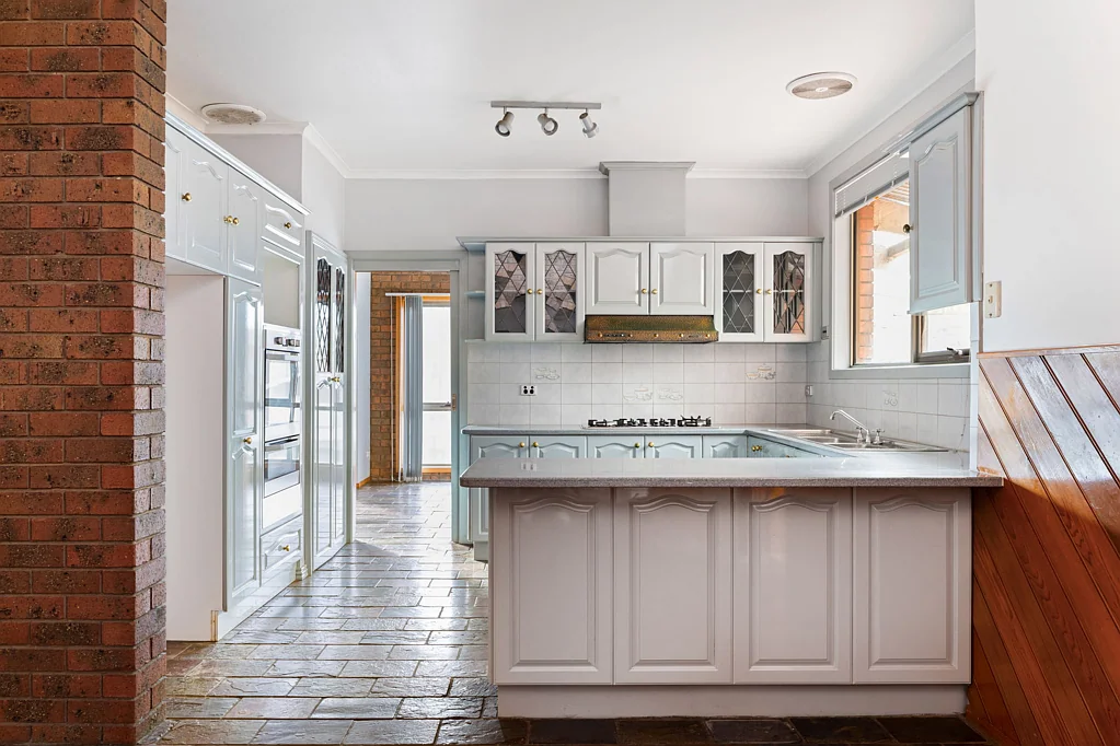 Taylors Lakes 4房 宽敞的家庭住宅，潜力无限 A Spacious Family Home with Endless Potential