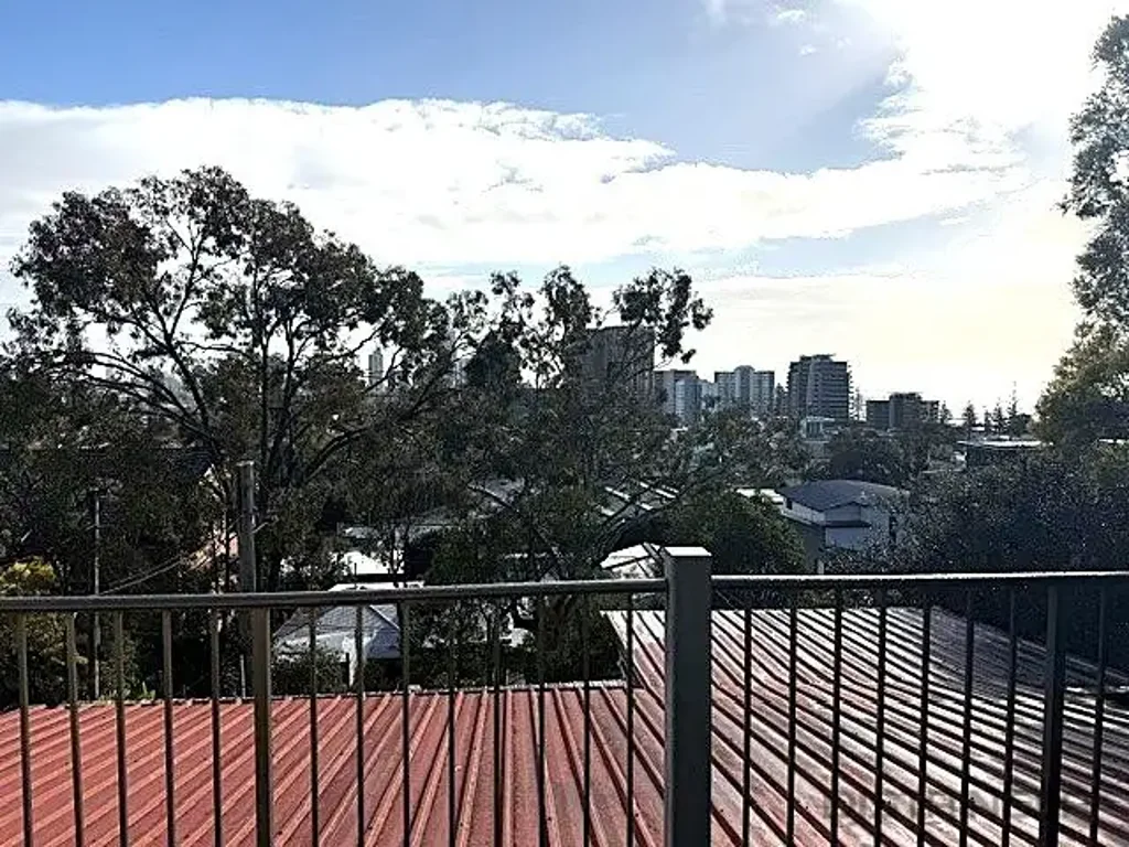 YOUR BURLEIGH LIFESTYLE AWAITS