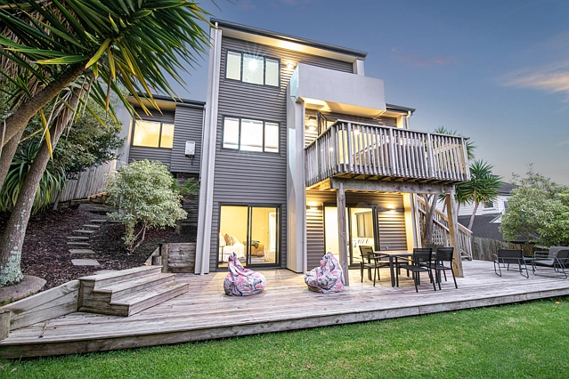 15 Aberley Road, Schnapper Rock, North Shore City