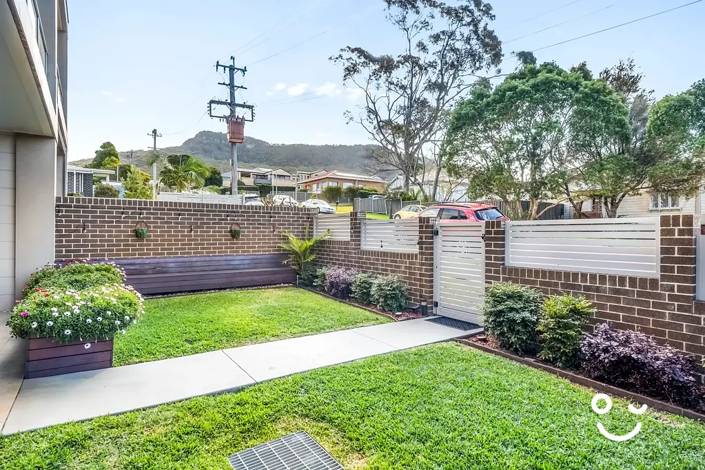 Corrimal 3房 Corrimal优越位置 三卧带套间浴室 开放式起居区 气派石材台面 AEG电器 步行至中心区 The Avenue