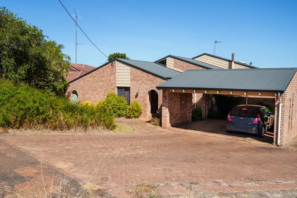 25 Crowea Street, Manjimup, WA 6258