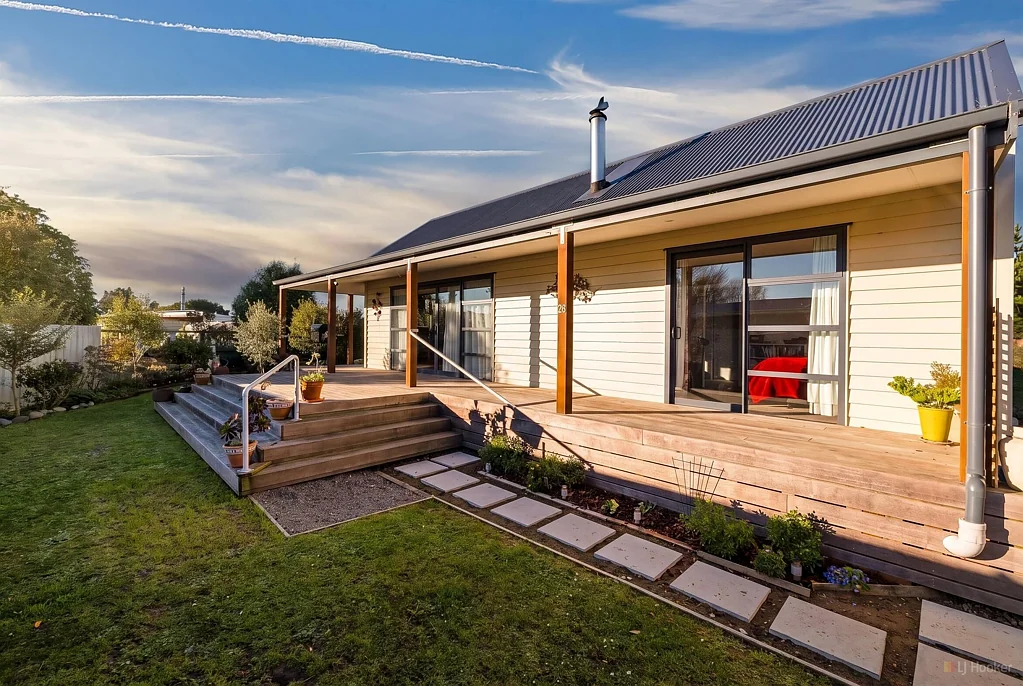 Glenavy 2房  Modern, Warm and Sun Soaked
